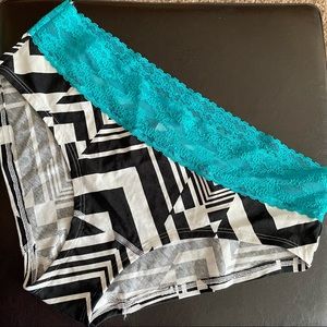 NWT Victoria’s Secret Low Rise Hip Hugger